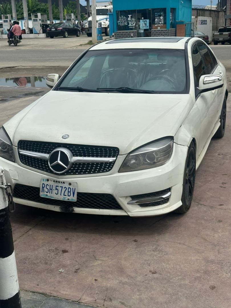 Mercedes Benz C300 โ photo 1