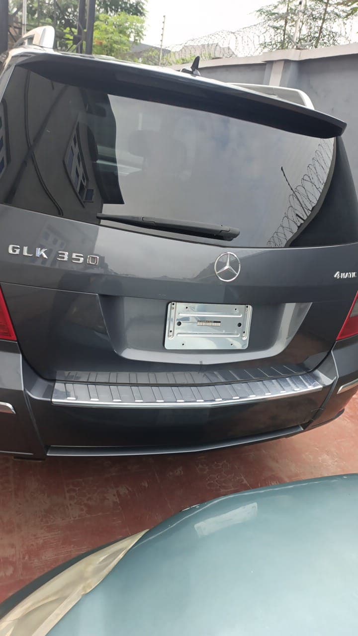 2010 Mercedes Benz GLK โ photo 1