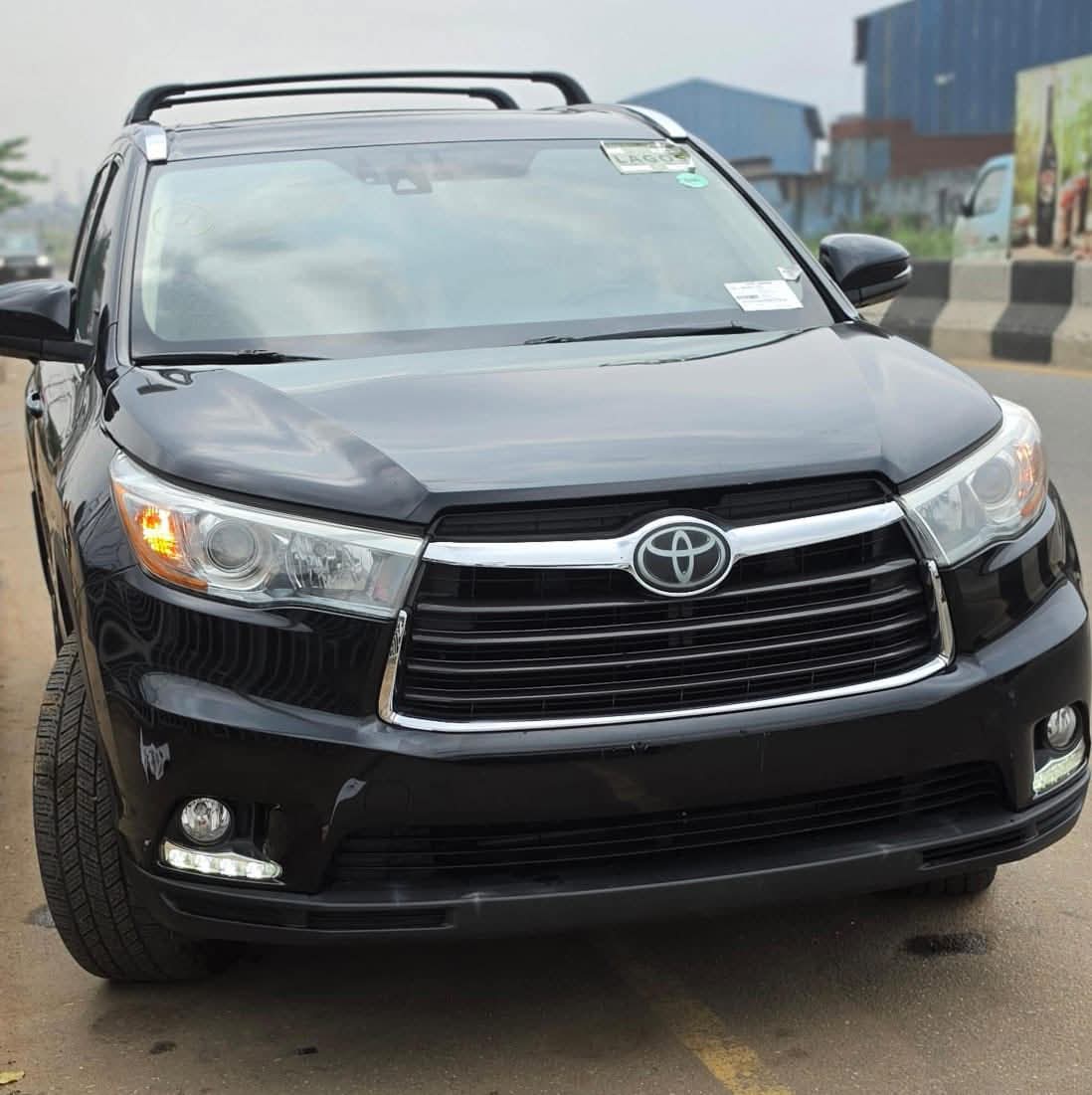 2016 Toyota Highlander โ photo 1