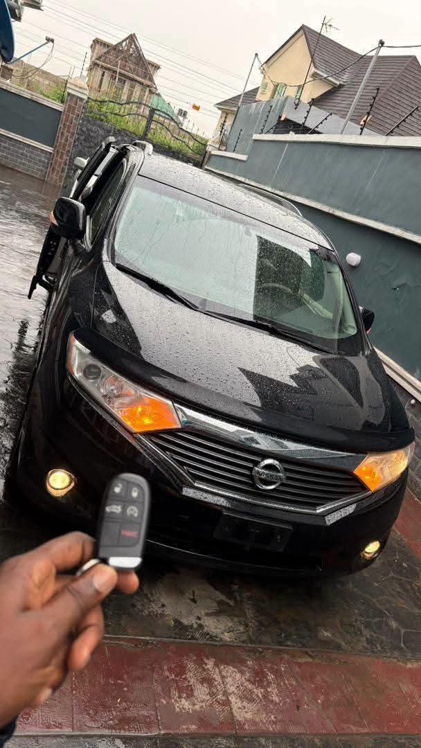 2012 Nissan Quest โ photo 1