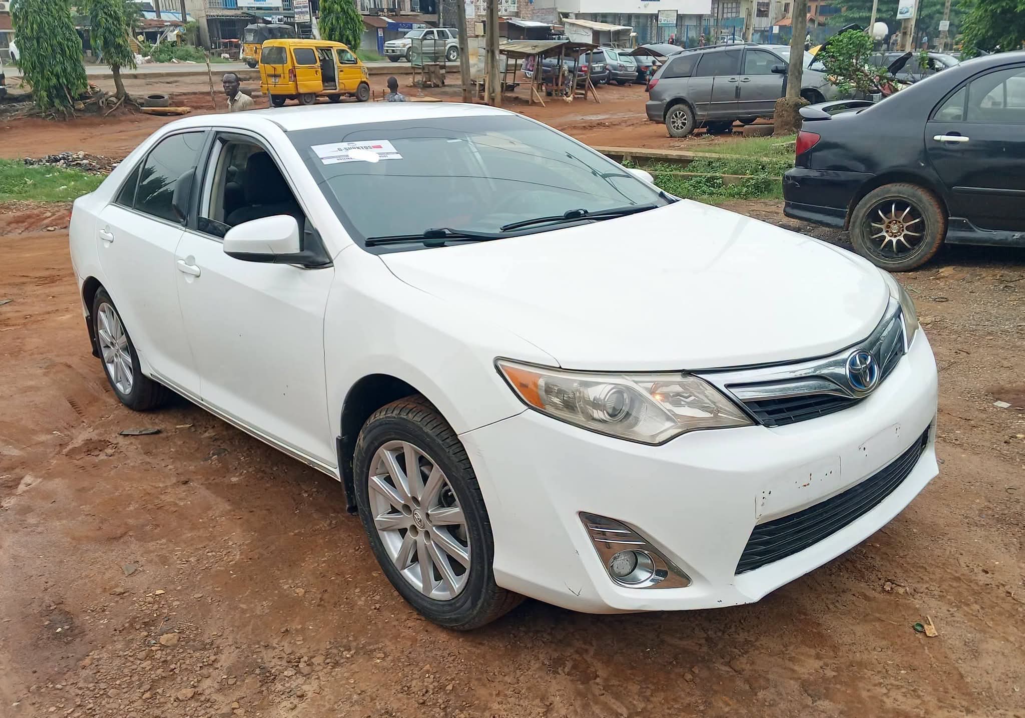2013 Toyota Camry โ photo 1