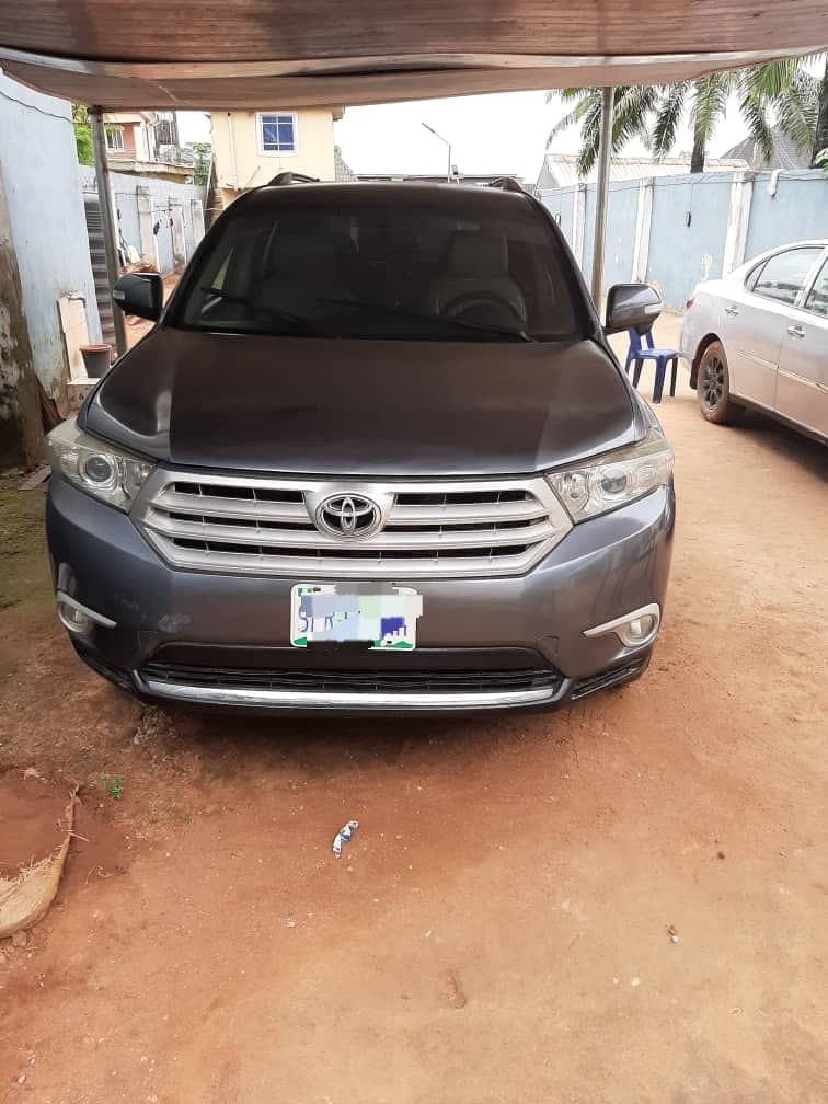 2011 Toyota Highlander โ photo 1