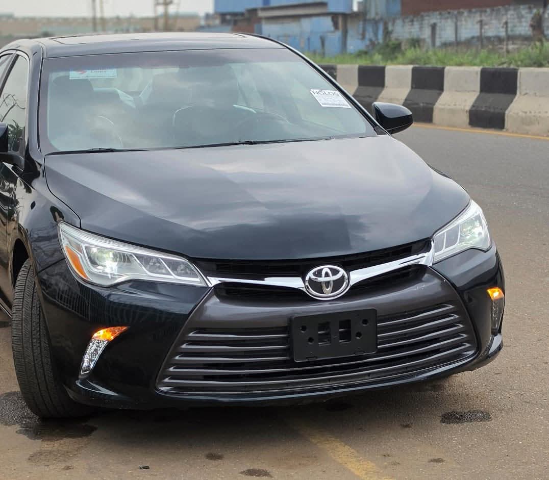 2016 Toyota Camry โ photo 1