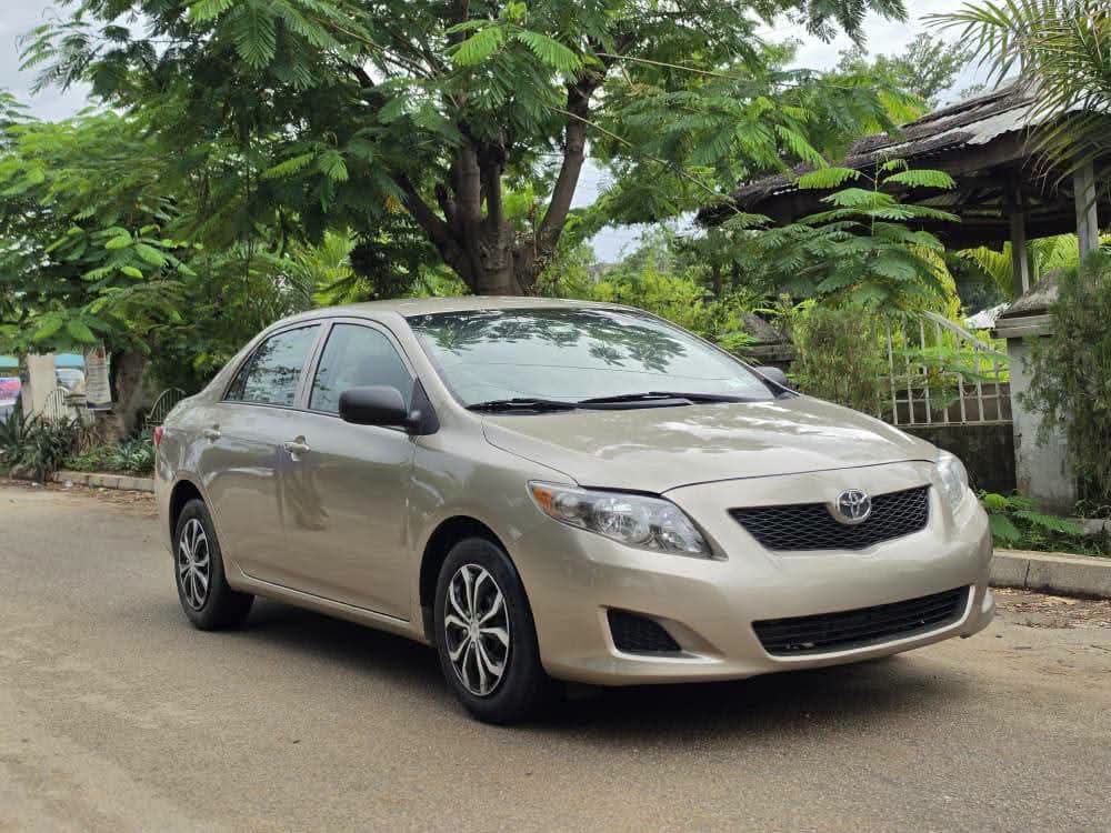 2010 Toyota Corolla โ photo 1