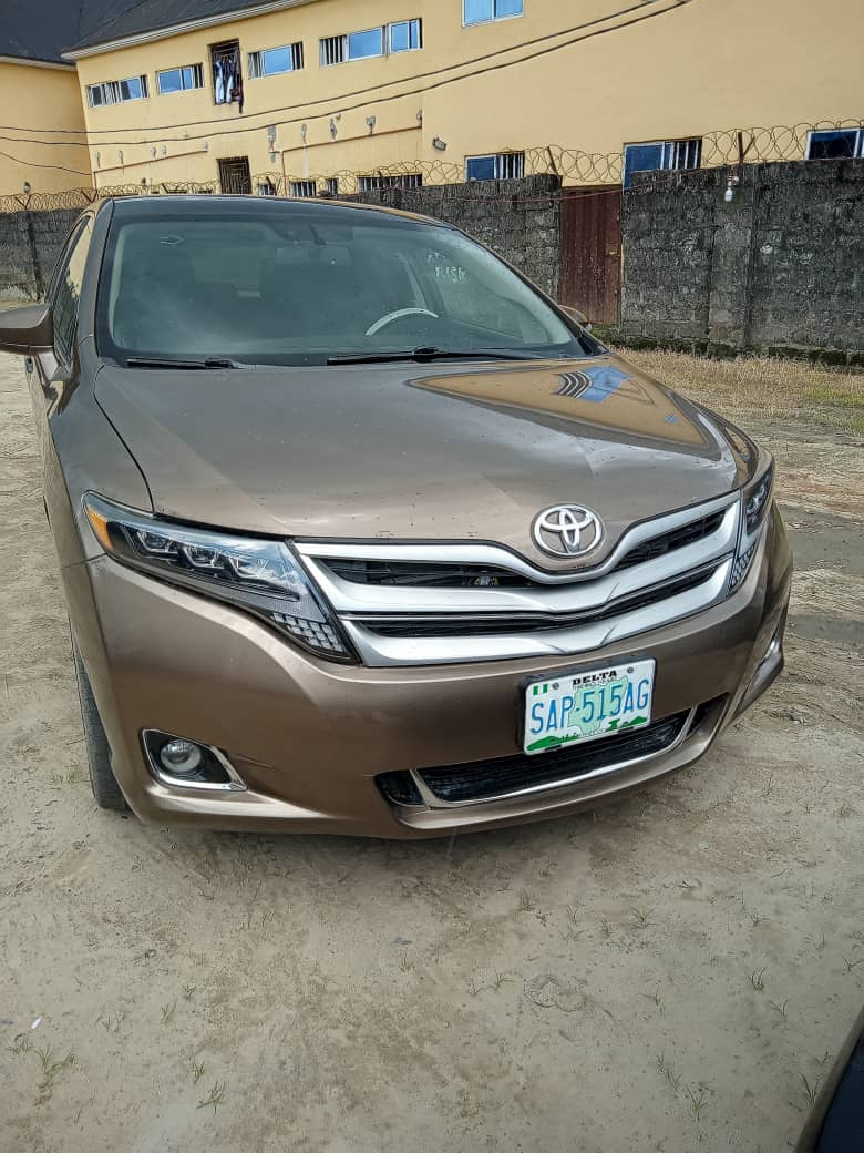 2013 Toyota Venza โ photo 1