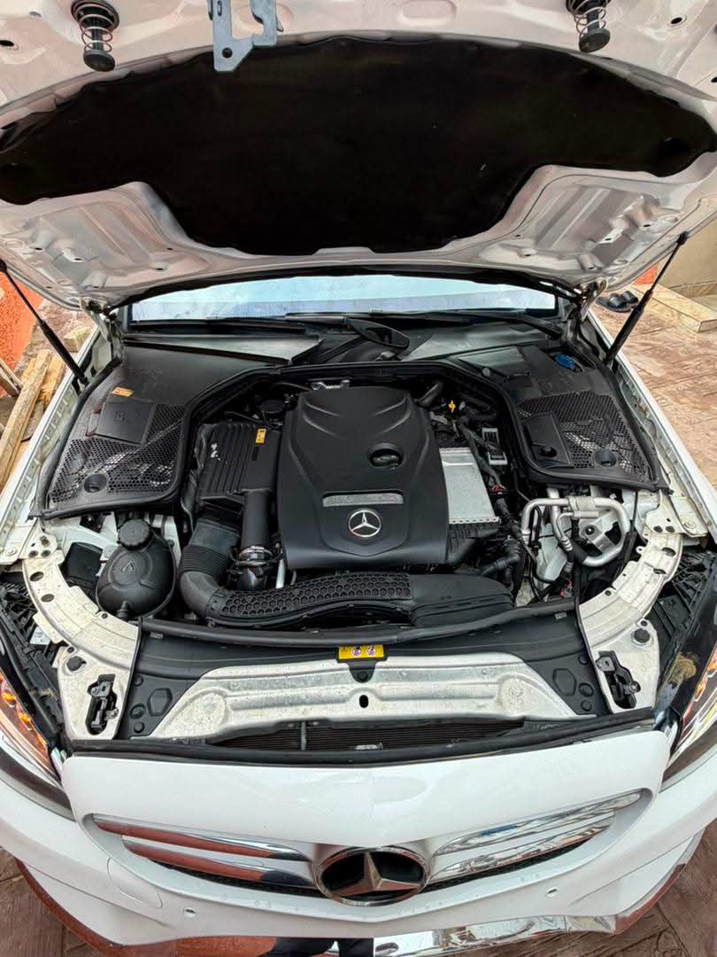 2016 Mercedes Benz C300 โ photo 1